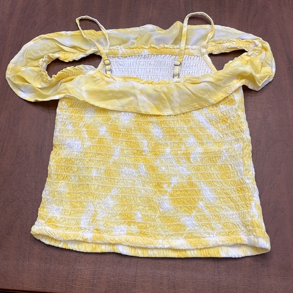 Girls A&F white and yellow top. Size 7/8. - Picture 3 of 3